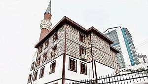 Camilerde Artık Ahşap ve Taş İşçiliği Uygulaması