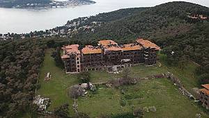 Büyükada'daki Ahşap Bina Restorasyon Oluyor