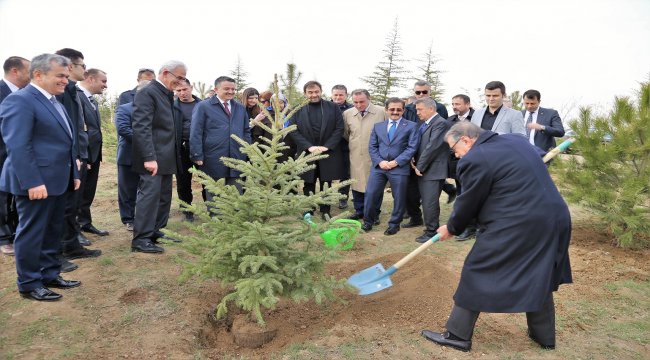 Bakanımız Dr. Bekir Pakdemirli Katılımıyla Emine ve Abdulkadir Aksu Hatıra Ormanı Kuruldu.
