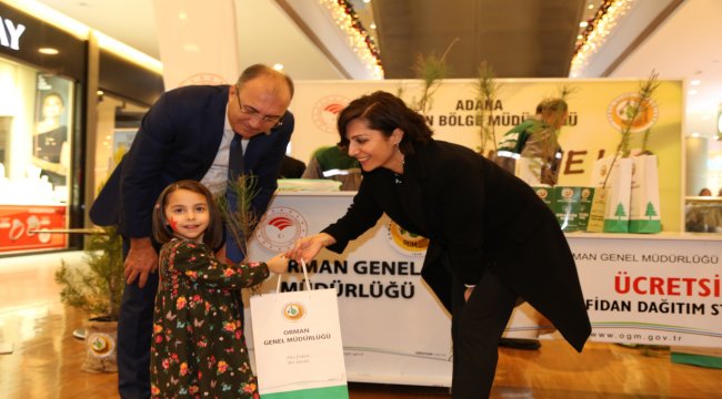 Yeni Yılda Sevginiz Bir Ağaç Gibi Kök Salsın