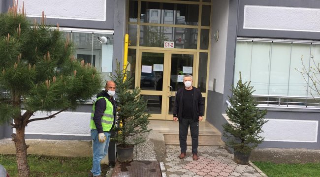 Evde Kalan Vatandaşlara Fidan Sürprizi!