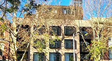 Sydney'in ilk prefabrik ahşap oteli rekor fiyata satıldı