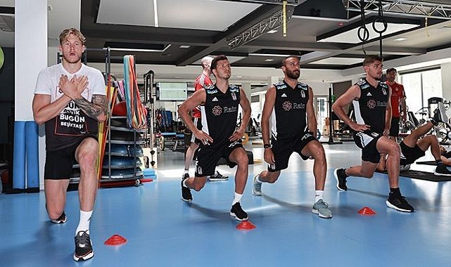 Beşiktaş salonda çalıştı