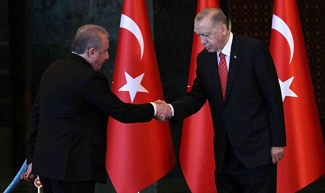 Cumhurbaşkanı Erdoğan, Cumhurbaşkanlığı Külliyesinde tebrikleri kabul etti