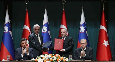 Cumhurbaşkanı Erdoğan'dan Slovenya ile savunma sanayinde iş birliği mesajı