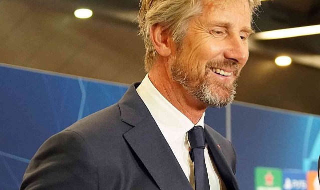 Edwin van der Sar: "Ahmetcan genç ve hızlı bir oyuncu"