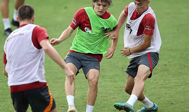 Galatasaray, antrenmanda dört takımlı turnuva yaptı