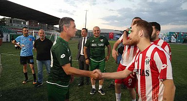 Gölbaşı Belediye Başkanı Şimşek, Basın Futbol Turnuvası'nın açılış maçını yaptı