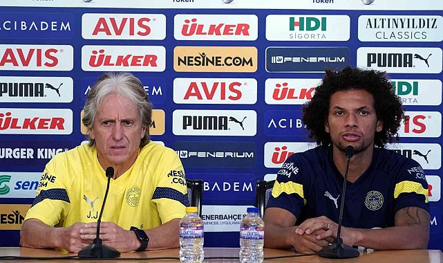 Jorge Jesus: "Gruplara kalmayı garantilemek istiyoruz"
