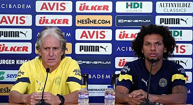 Jorge Jesus: "Gruplara kalmayı garantilemek istiyoruz"
