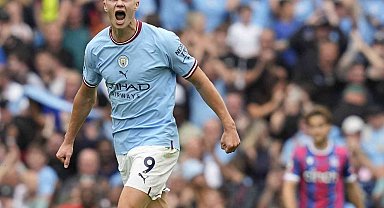 Manchester City ikinci yarı coştu