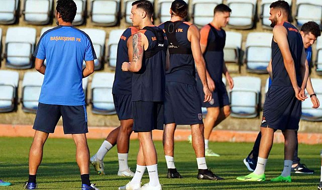 Medipol Başakşehir, Royal Antwerp maçı hazırlıklarını tamamladı