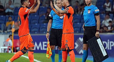 Mesut Özil, Başakşehir ile ilk maçına çıktı