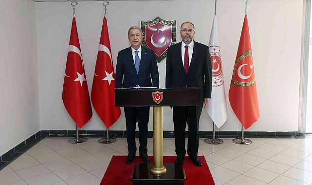 Milli Savunma Bakanı Akar ve BM Genel Sekreteri Guterres Müşterek Koordinasyon Merkezinde incelemelerde bulundu