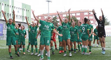 U17 Genç Kızlar Zafer Kupası finalinde Altın Lig Kupası'nı Ümraniye Dudulluspor kazandı