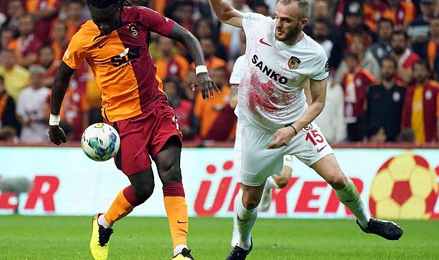 Bafetimbi Gomis 3. golünü attı