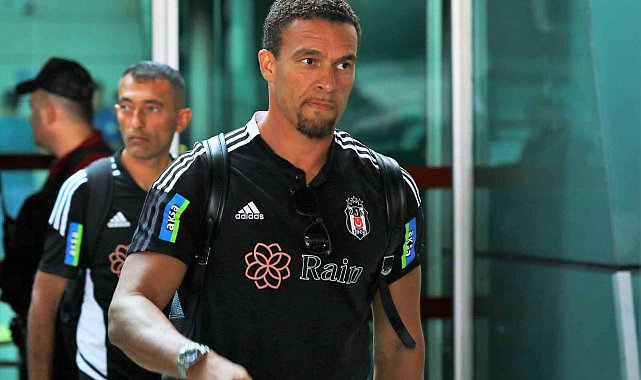 Beşiktaş kafilesini taşıyan uçak Başkent'e indi