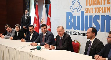 Cumhurbaşkanı Erdoğan, gençlerle bir araya geldi