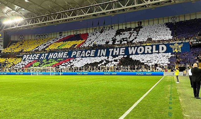 Fenerbahçe taraftarından koreografi