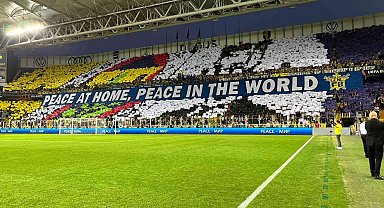 Fenerbahçe taraftarından koreografi