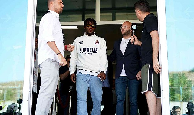 Fenerbahçe'nin yeni transferi Batshuayi, İstanbul'a geldi