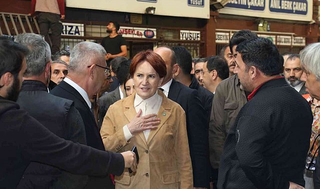 İYİ Parti Genel Başkanı Akşener, Ankara'da hal esnafını ziyaret etti