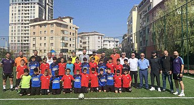 Kartal Belediyesi'nden futbolun efsane ismi Metin Oktay'a vefa turnuvası