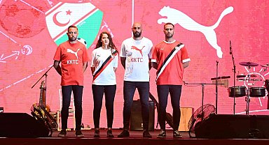 KKTC Milli Futbol Takımı'nın formaları tanıtıldı