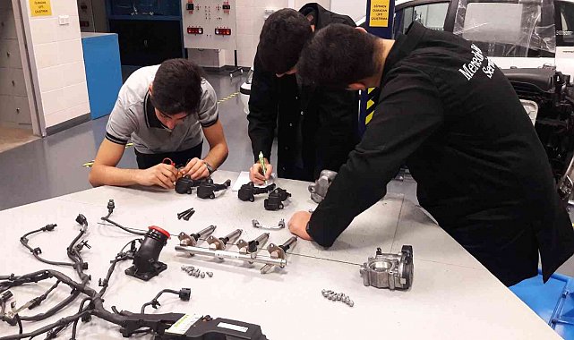 Mercedes-Benz laboratuvarlarında 2 bin 416 öğrenci eğitim aldı