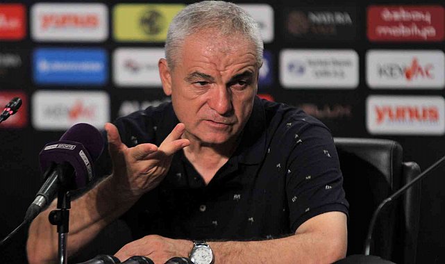 Rıza Çalımbay: "Diğer takımların hepsi pazartesi oynuyor, biz pazar oynuyoruz"