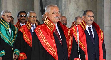 Yargıtay Başkanı Akarca ve beraberindeki heyet Anıtkabir'i ziyaret etti