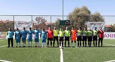 Yenimahalle'nin gören kalpleri Denizli'yi yendi