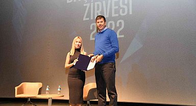 Başkan Odabaşı, 'Başarısızlık Zirvesi'nde gençlere seslendi: "En iyiyi hedefleyin"