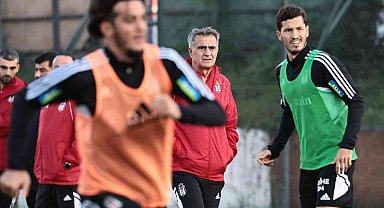 Beşiktaş yeni hocası Şenol Güneş yönetiminde çalıştı