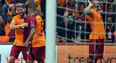 Dries Mertens ilk gol sevincini yaşadı
