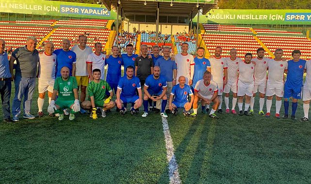 Futbolun şöhretleri Üsküdar'da buluştu