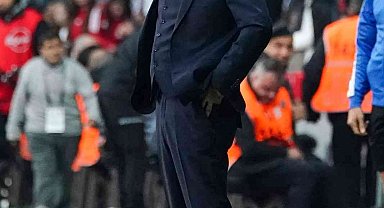 Şenol Güneş çiçeklerle karşılandı