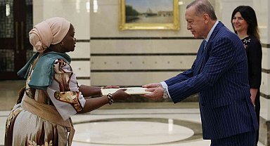 Uganda'nın Ankara Büyükelçisi Tiperu, Cumhurbaşkanı Erdoğan'a güven mektubu sundu