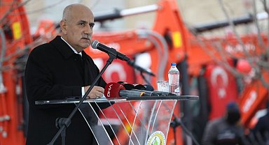 Bakan Kirişci: "Yanan yerlerin imara açtığını kasti söylemek ihanettir"
