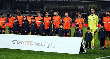 Başakşehir tarihinin en farklı yenilgisini aldı