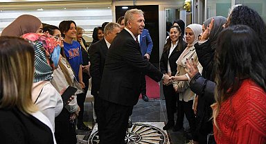 Başkan Yavaş geçici barınma merkezlerindeki gençlerle buluştu