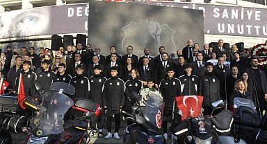 Beşiktaş Kulübü, Atatürk'ü Dolmabahçe'de andı