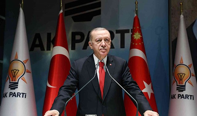 Cumhurbaşkanı Erdoğan: "Terör örgütünün güdümündeki partiyi kollayan, masanın etrafındakilere gülücük dağıtan ucube bir teklif çıkarttılar"