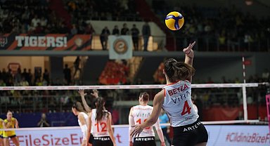 Derbinin galibi Eczacıbaşı Dynavit