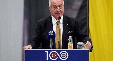 Erol Bilecik: "Mikrofonların önünde büyüğüz demekle büyük olunmuyor"