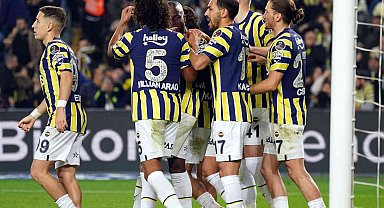 Fenerbahçe 10 kişiyle kazandı