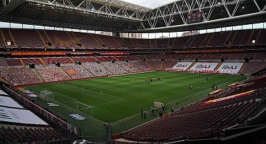 Nef Stadyumu'nda 13. Galatasaray - Beşiktaş derbisi
