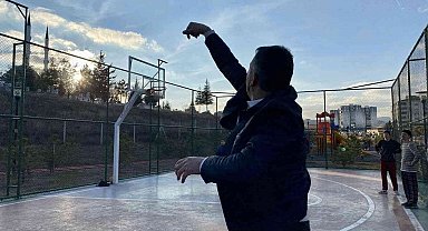 Pursaklar Belediye Başkanı Çetin gençlerle ter attı