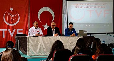 TVF Başkanı Üstündağ, Adana'da aday hakem kursunu ziyaret etti