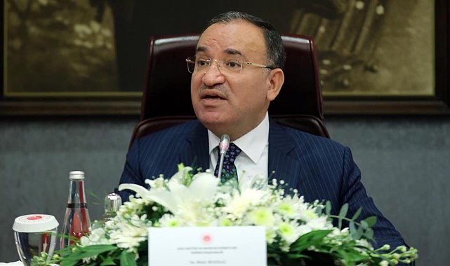 Adalet Bakanlığı işaret diliyle hukuki terimler sözlüğü hazırlıyor